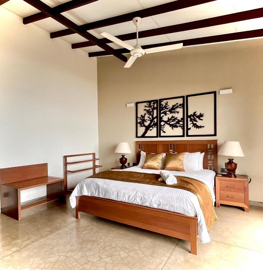 Driftwood Villa Pamunugama Extérieur photo