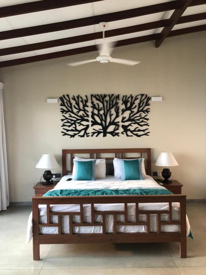 Driftwood Villa Pamunugama Extérieur photo